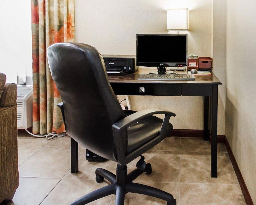La Grange Comfort Inn & Suites מראה חיצוני תמונה