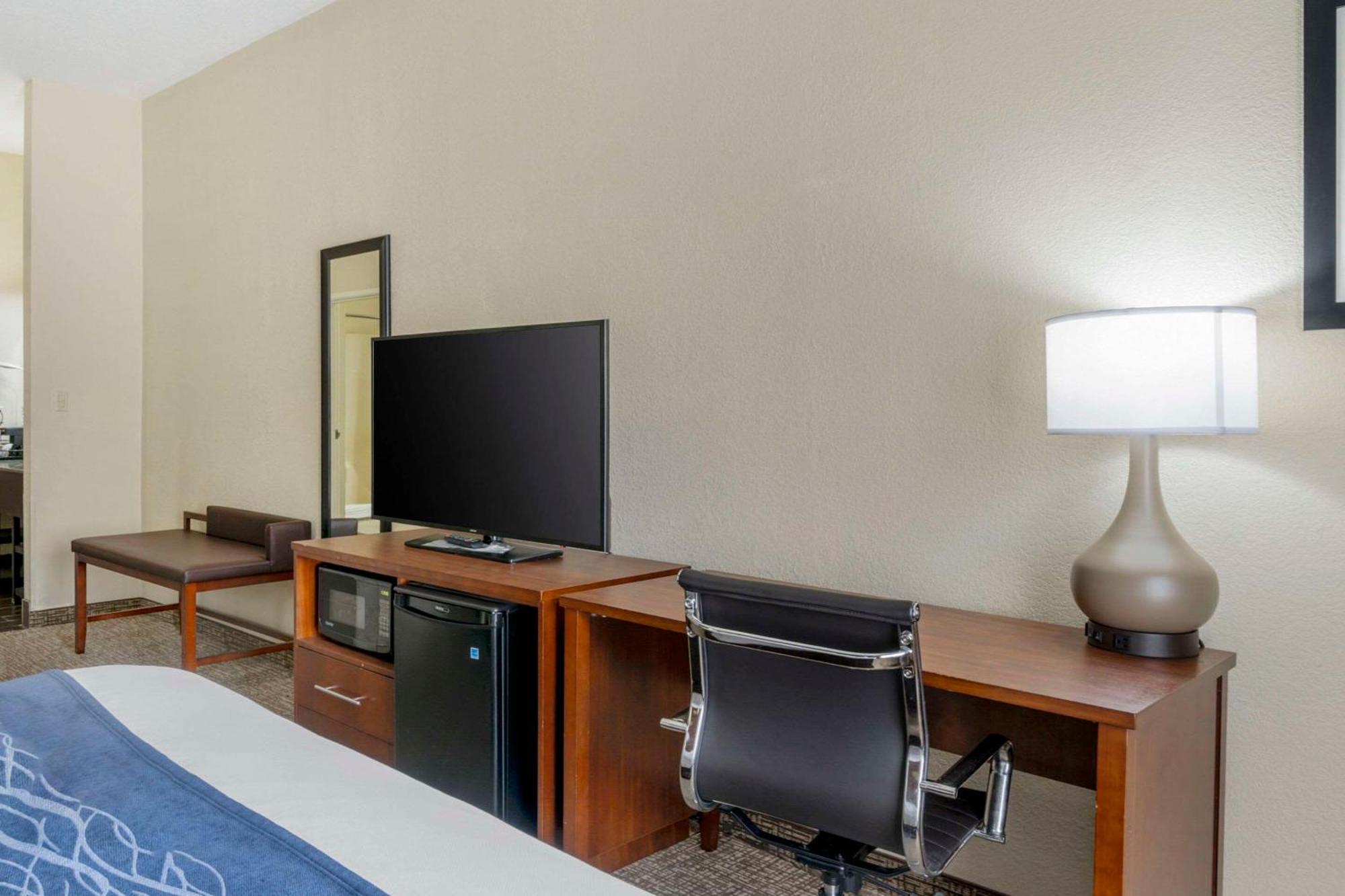 La Grange Comfort Inn & Suites מראה חיצוני תמונה