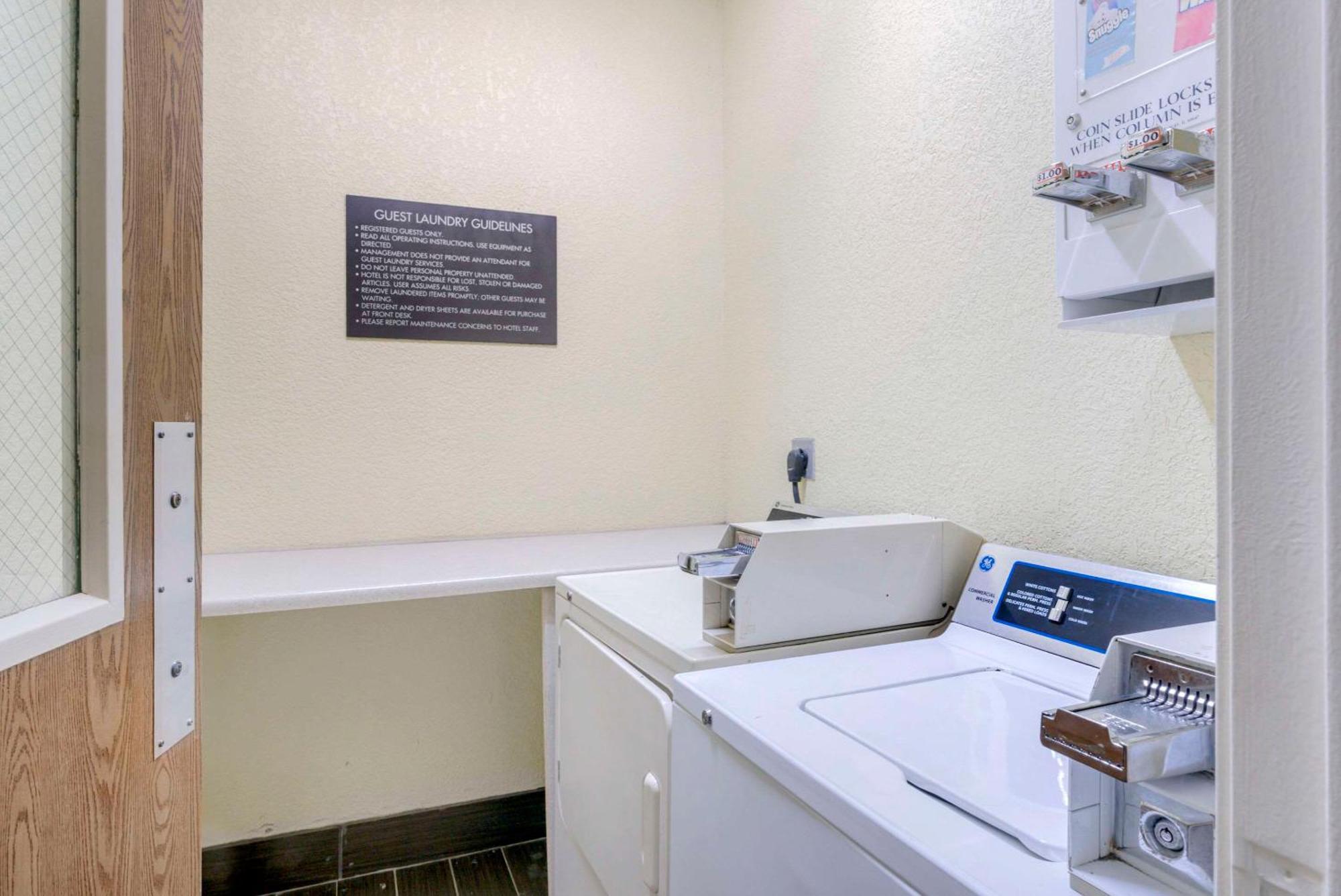 La Grange Comfort Inn & Suites מראה חיצוני תמונה