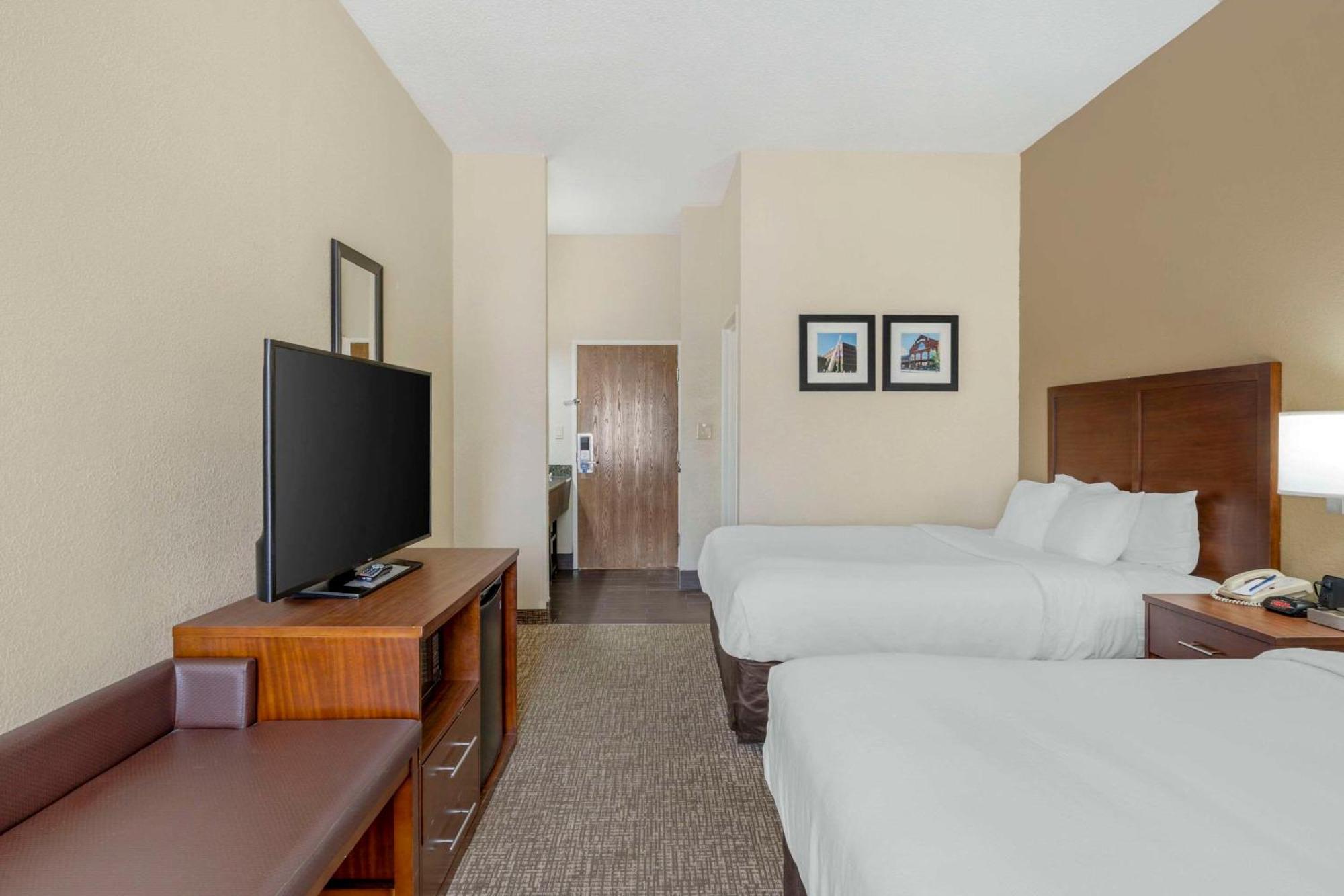 La Grange Comfort Inn & Suites מראה חיצוני תמונה