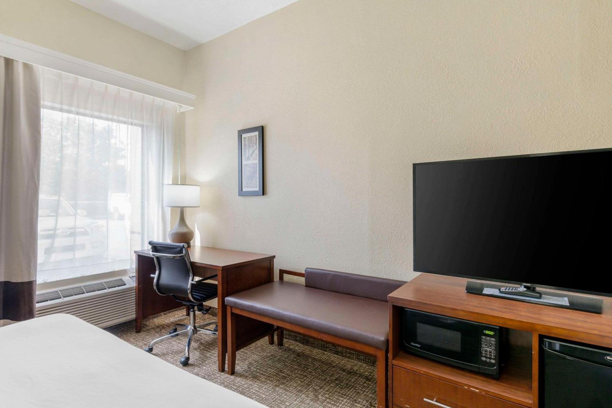 La Grange Comfort Inn & Suites מראה חיצוני תמונה