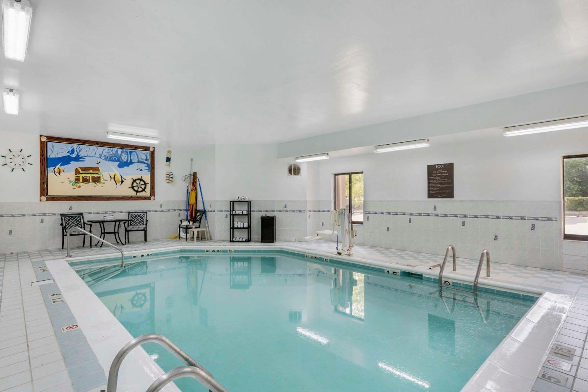 La Grange Comfort Inn & Suites מראה חיצוני תמונה