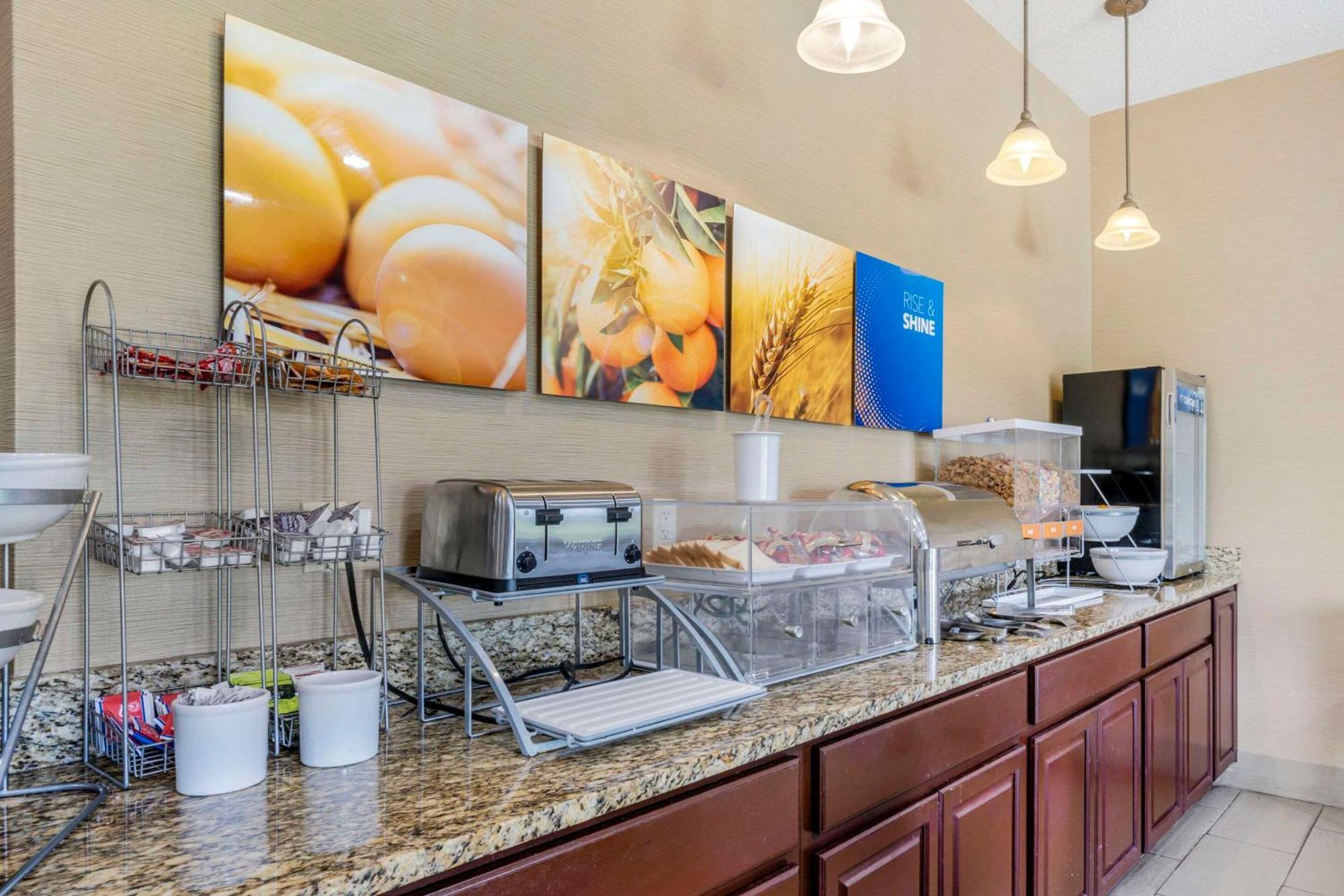 La Grange Comfort Inn & Suites מראה חיצוני תמונה